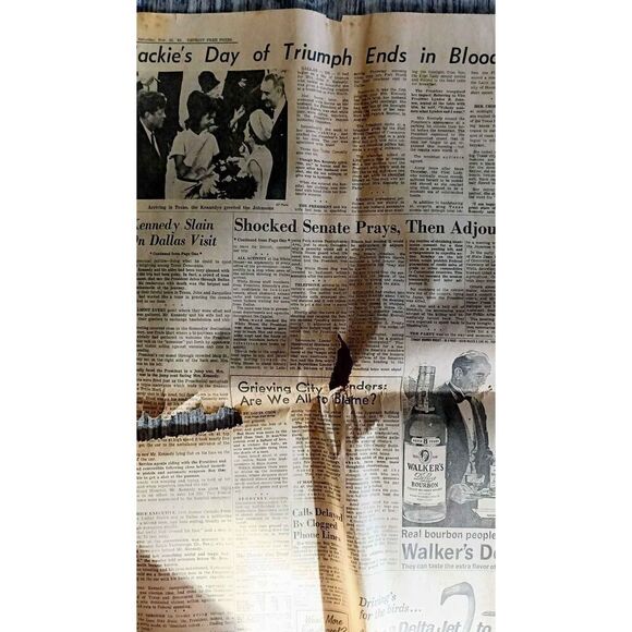 PRESIDENT SLAIN News papers from November 23,25,,26,27 1963 KENNEDY ASS. - Picture 8 of 14